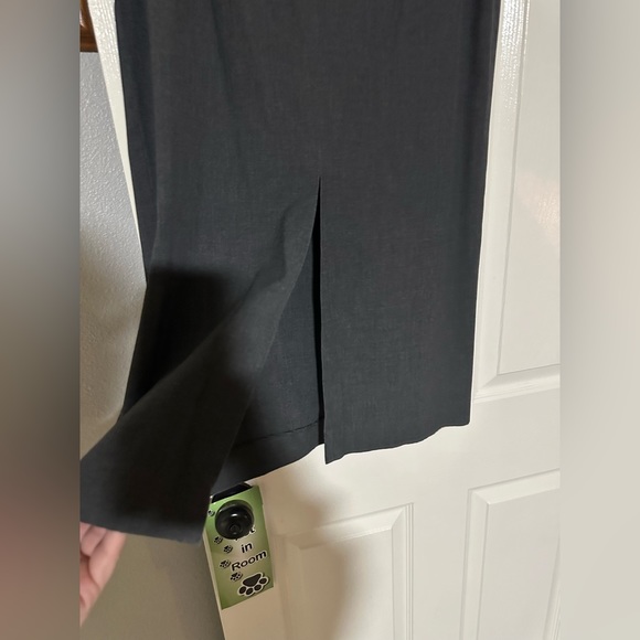 Gray long skirt - Picture 3 of 3